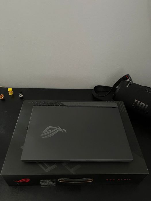 Asus Rog G15 2023 Laptop Gaming + Cadou mouse razer
N