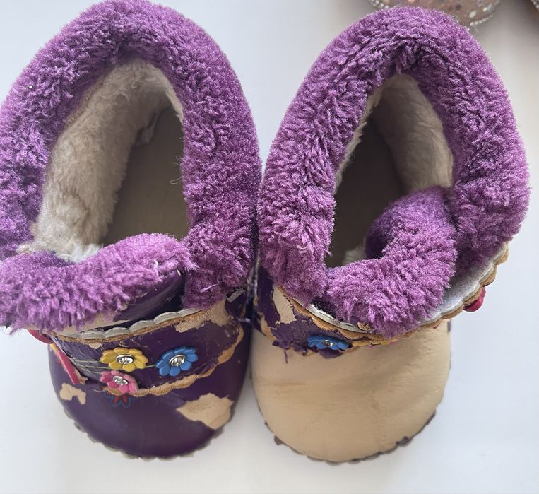 Продам детскую обувь