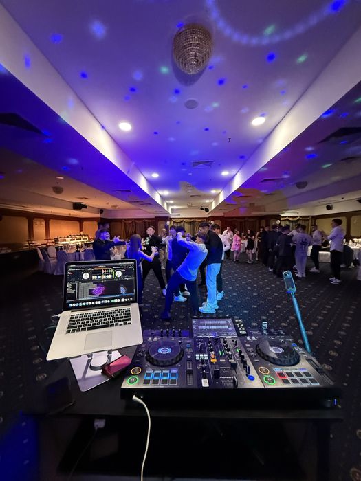 Fotograf Eveniment DJ Private Nunta Botez Majorat Colaborare închirier