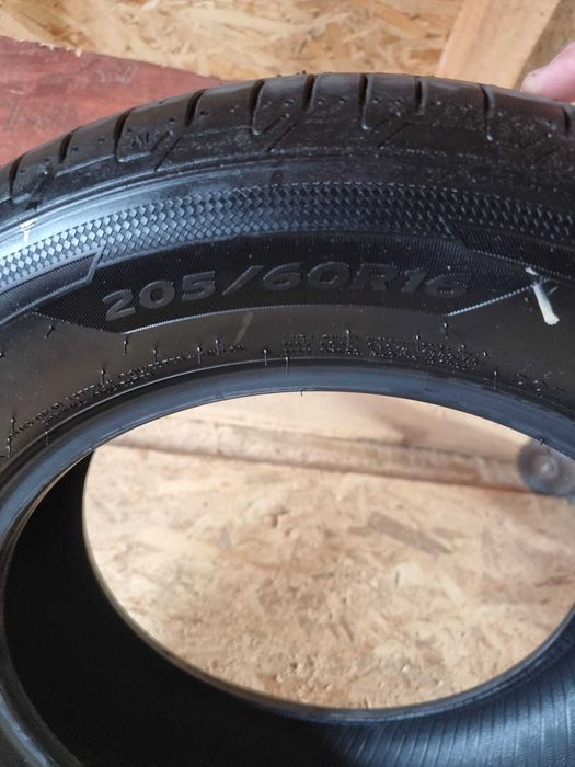 Vand cauciucuri noi marca Hankook, dimensiunea 205/60 R16