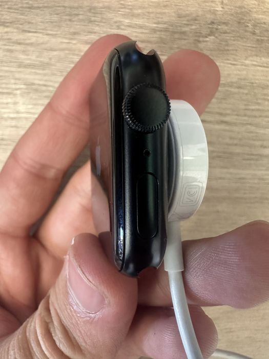 AppleWatch SE 2 94 battery health в добро състояние