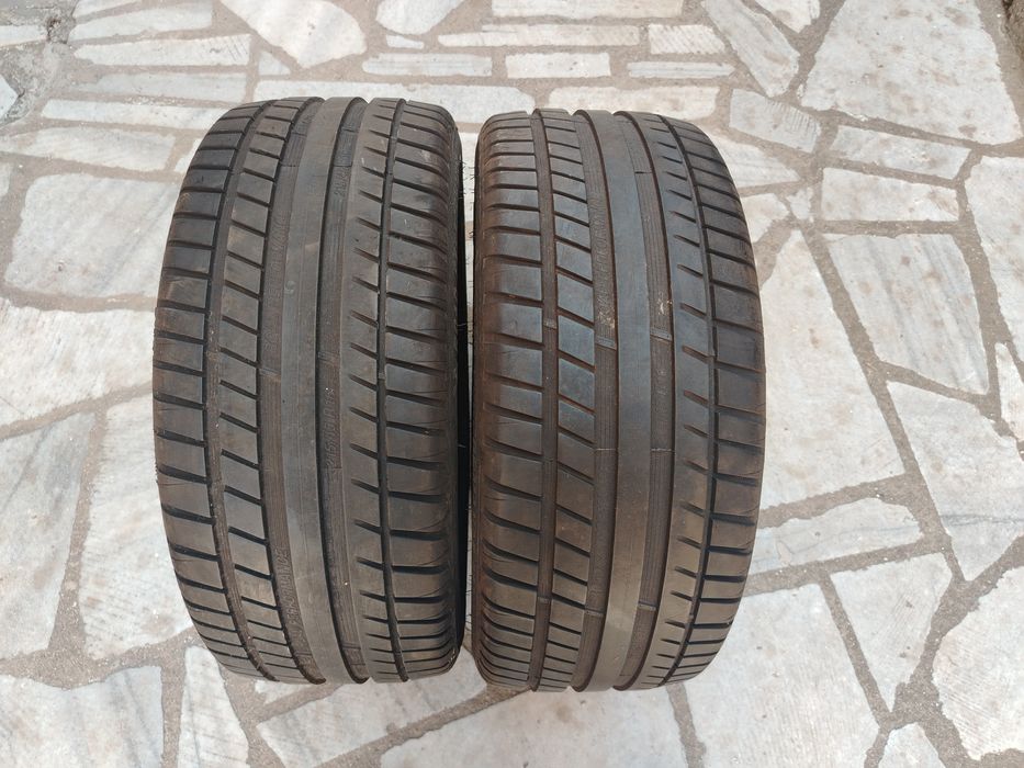 Гуми два броя 215/45/16
