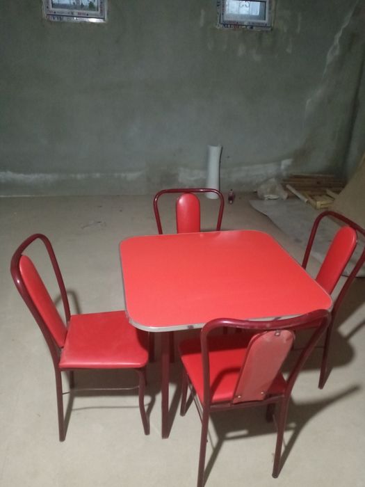 Стол стул сотилади