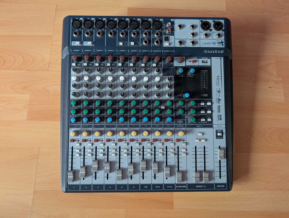 Mixer Analog Soundcraft Signature 12