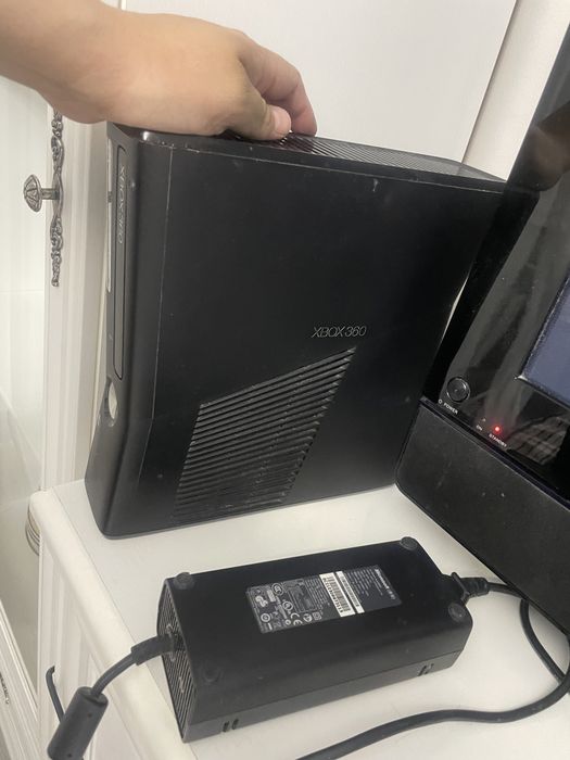 Xbox 360 slim прошитый 250гб