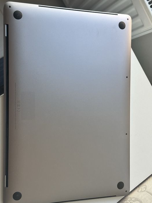 MacBook Pro 16” 2019, Intel i7, 16GB RAM, SSD 512GB