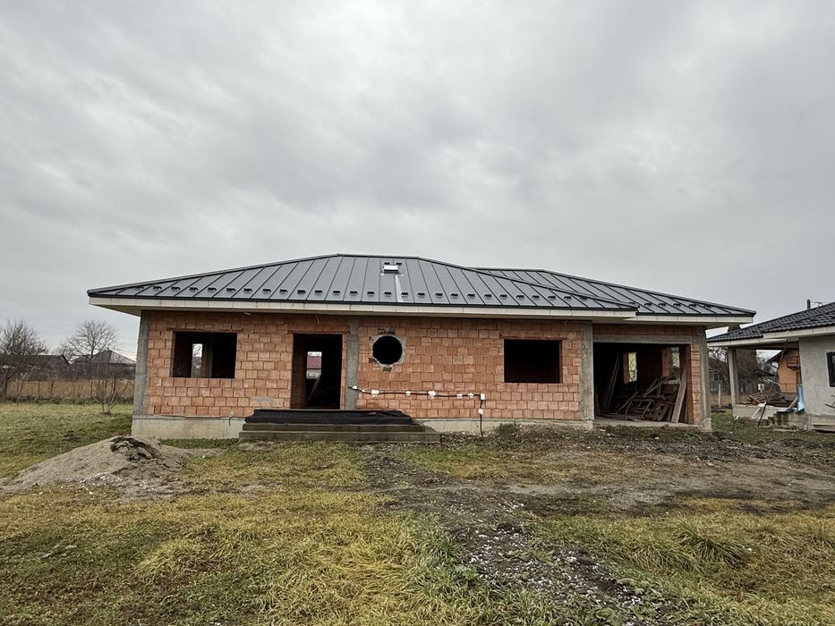 Vând casa Cristestii Ciceului