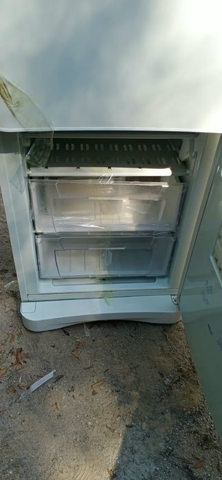 Холодильник продам срочно