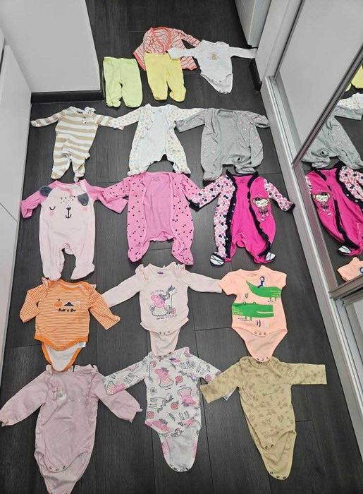 Vand lot hainute bebelusi 0-3 luni