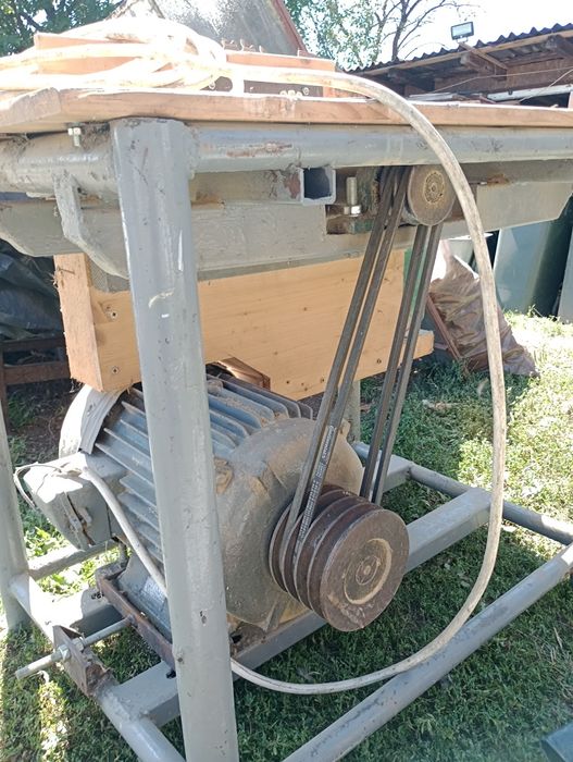 Circular tâmplări sau tăiat lemne