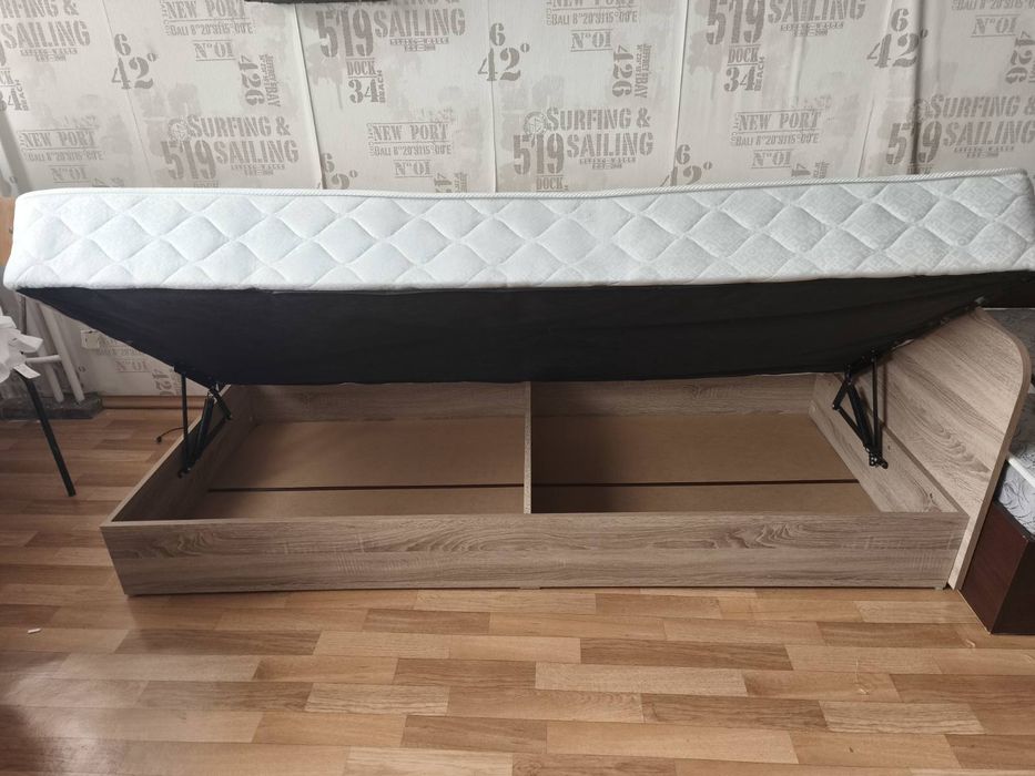 Легло Сити с повдигащ механизъм и матрак