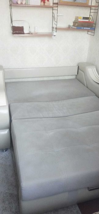 Продам красивый мини-диван