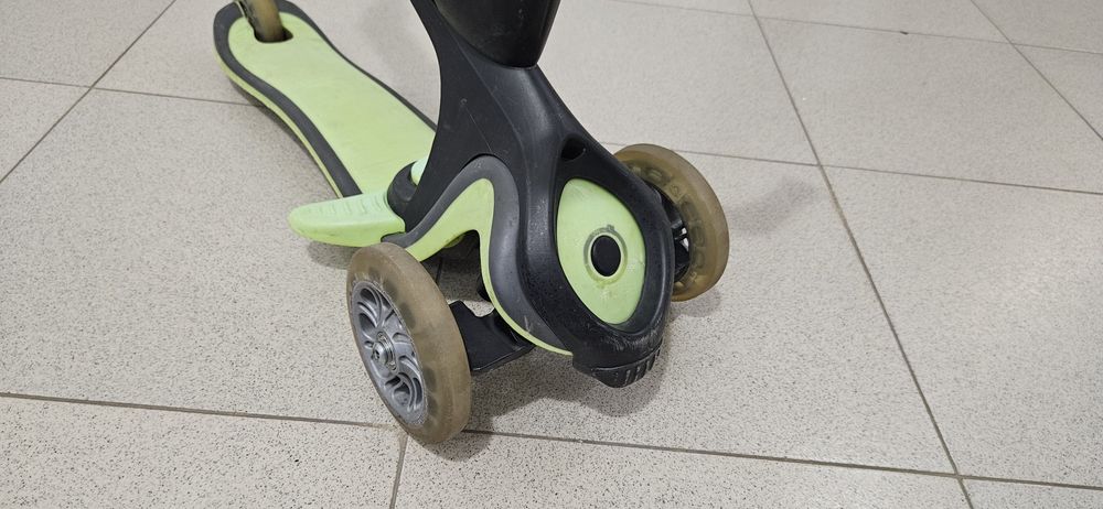 Продава се детска  тротинетка  globber  3 в 1