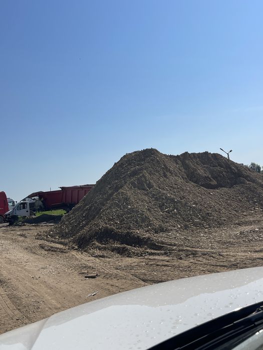 Pamant vegetal/negru, balast de compactare, nisip, agregate