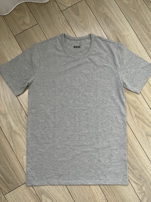 Tricou Hugo Boss, marime L , nou