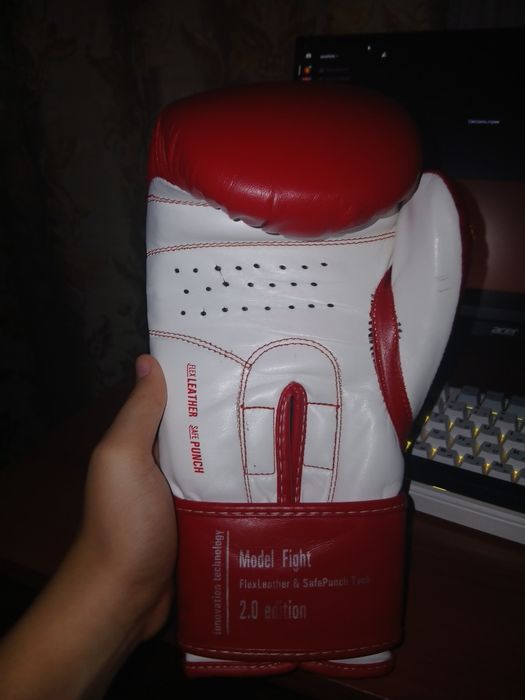 боксерские перчатки clinch
