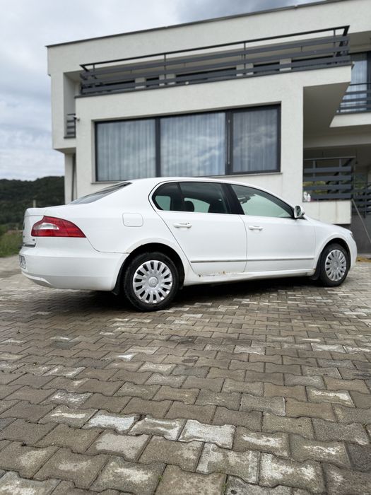 SKODA Superb 2012 — imagine 3