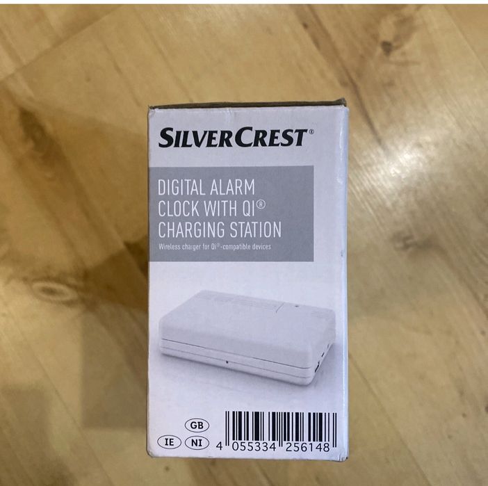 Silvercrest Дигитален будилник с QI зарядна станция 90 x 46 мм бял