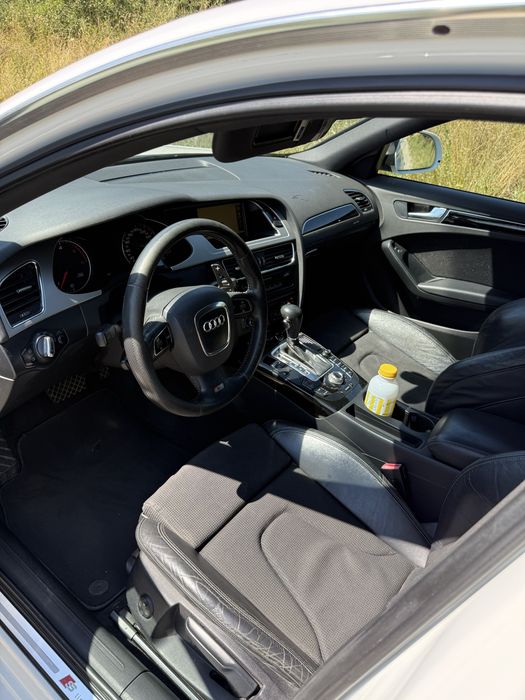 Vând Audi A4 B8