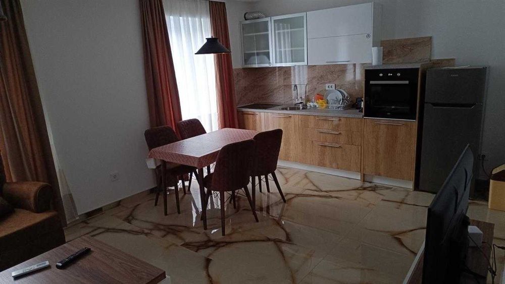 Дава се под наем Двустаен апартамент в Бургас, Славейков - 54 кв.м за 229.5 € - Снимка #2