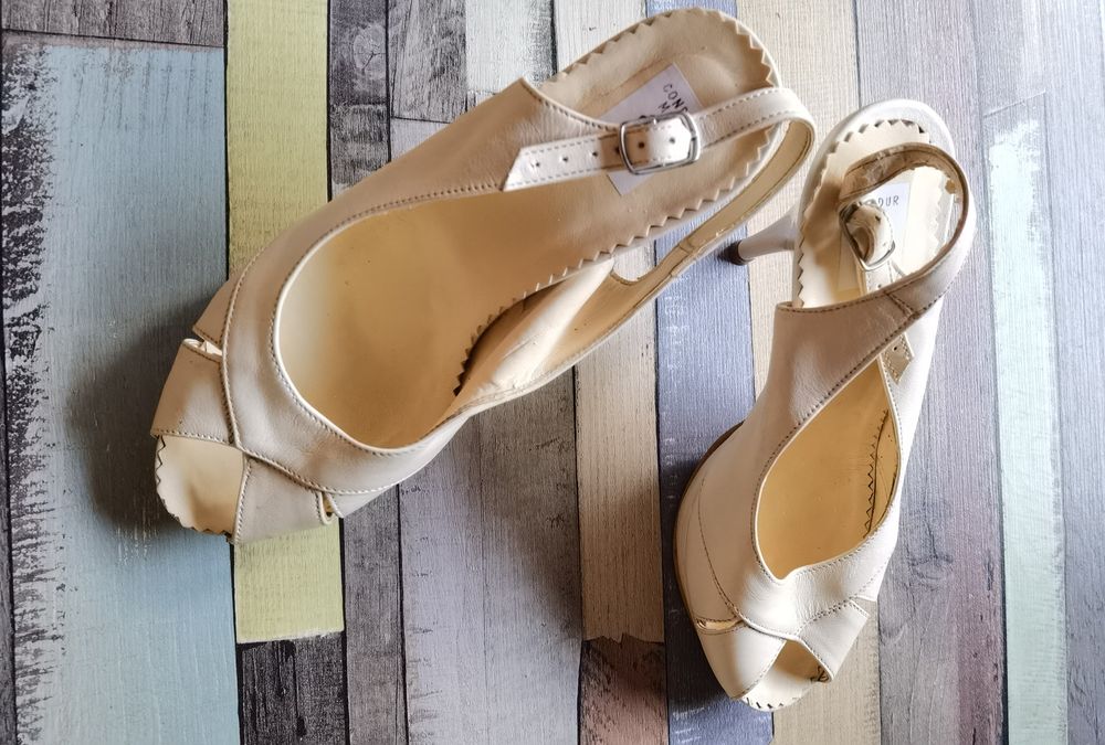 Sandale elegante mărime 33