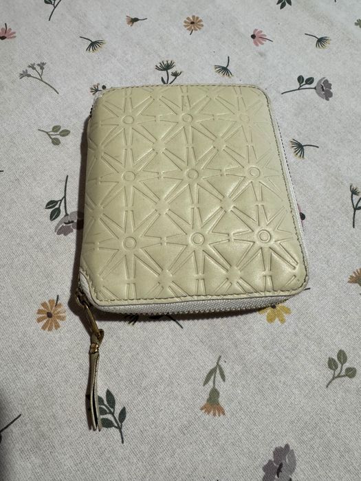 Comme Des Garcons Leather Wallet Star Embossed Zip Fold Off White.