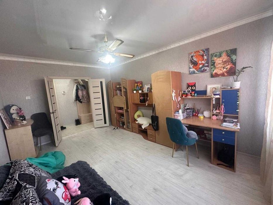 Продается 2 комн кв гор.Строителей,4