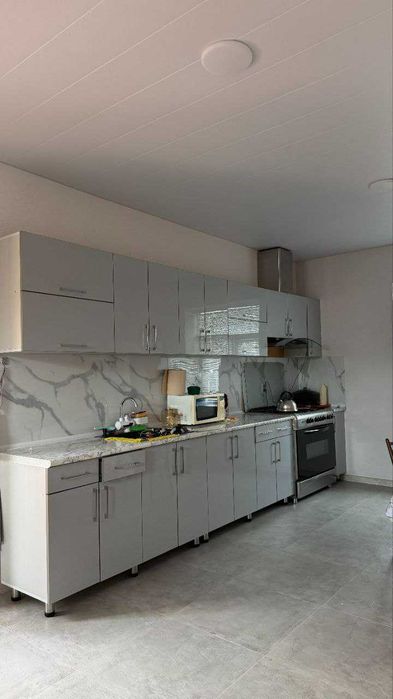 Продам угловой дом на участке 6 соток в центре Кибрая