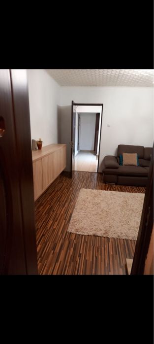 Apartament 2 camere de inchiriat etaj 2 din 4 cu centrala si mobilat