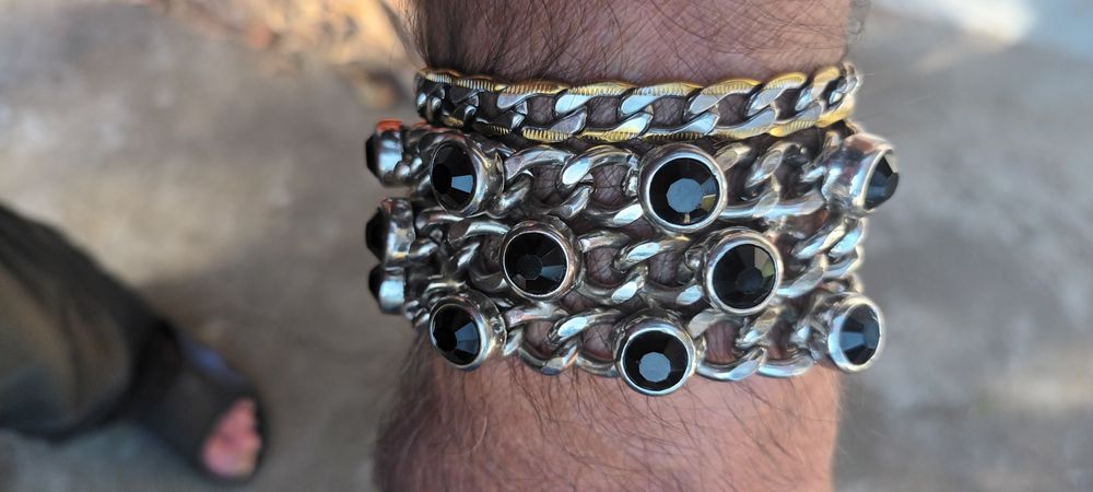 Гривна с камъни от дубай