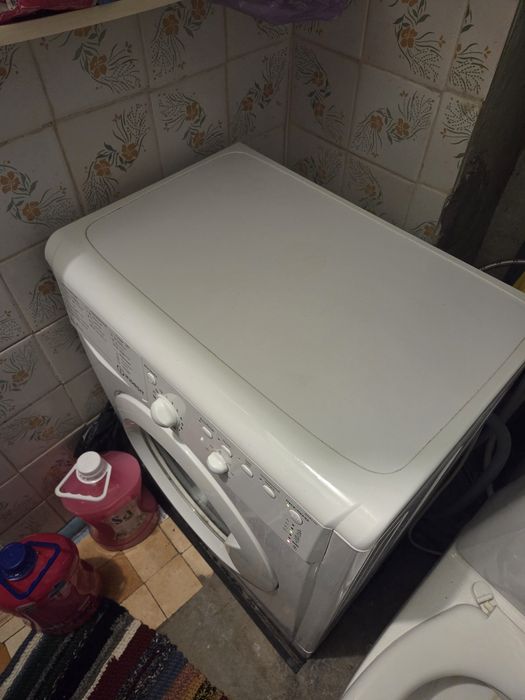 Продам стиральную машину индезит