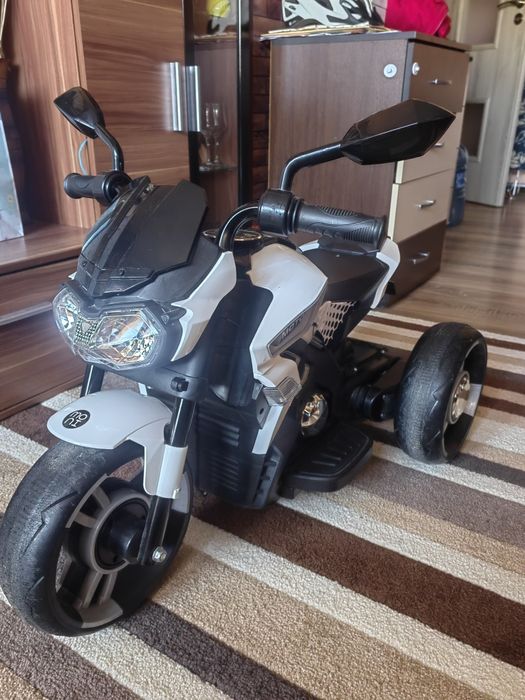 Акумулаторен мотор MONI