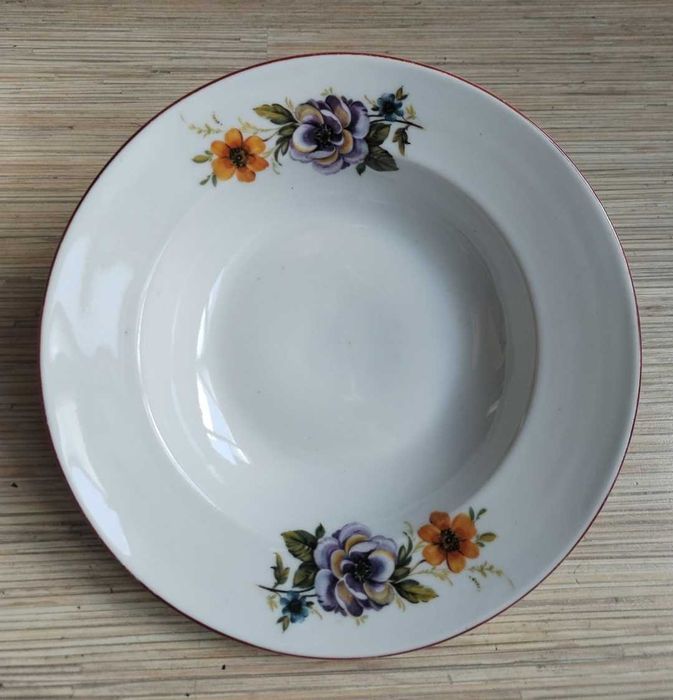 Порцеланови чинии