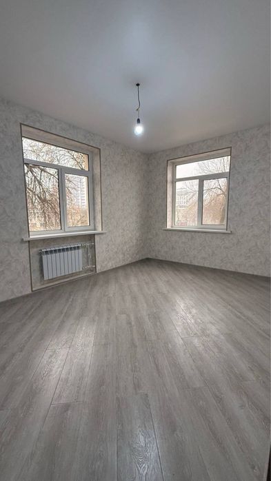 ШРуставели.  2комн/ Сталинка.  3этаж с ремонтом