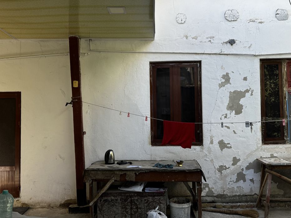 Ҳовли сотилади эски шахарда