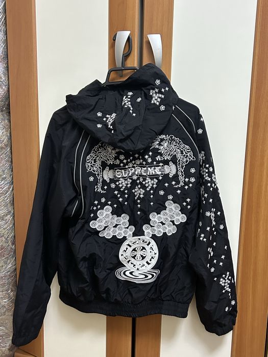 jacheta supreme x aoi impermeabila si fosforescenta
