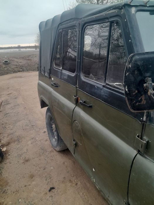 UAZ sotiladi kelishilgan narxda