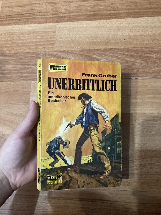 Речници и книги