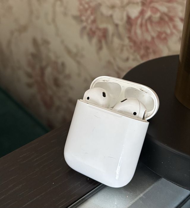 Продам Air Pods 1 Оригинал