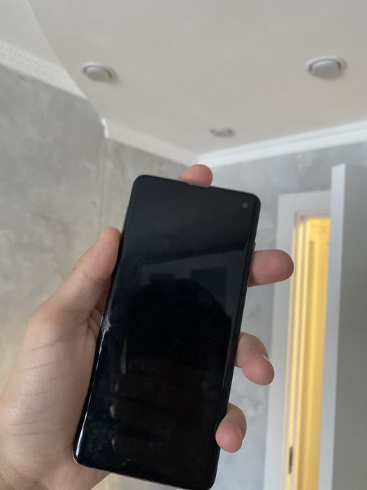 Продам Samsung s10