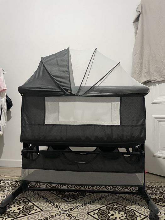 Манеж-кровать.