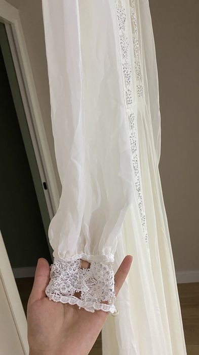 Белое казахское платье