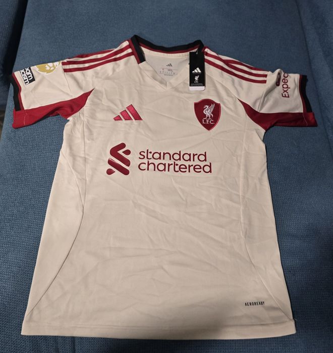 Оригинални футболни тениски.