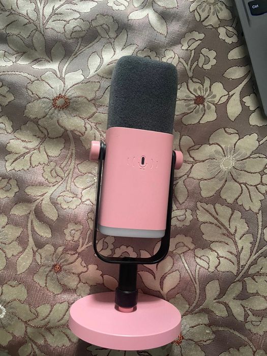 Продаётся динамически микрофон Fifine AM8