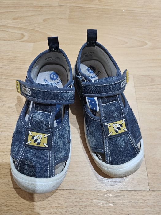 Отдам сандали 18.5 см (30 размер)