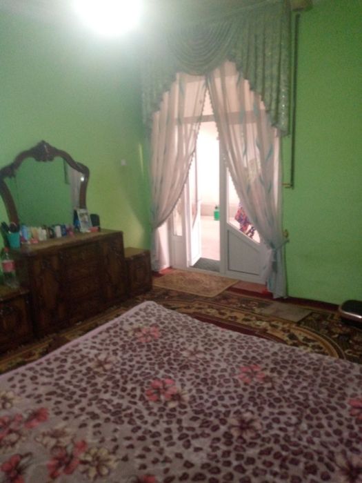 Hovli charxin srochni arzon sotiladi