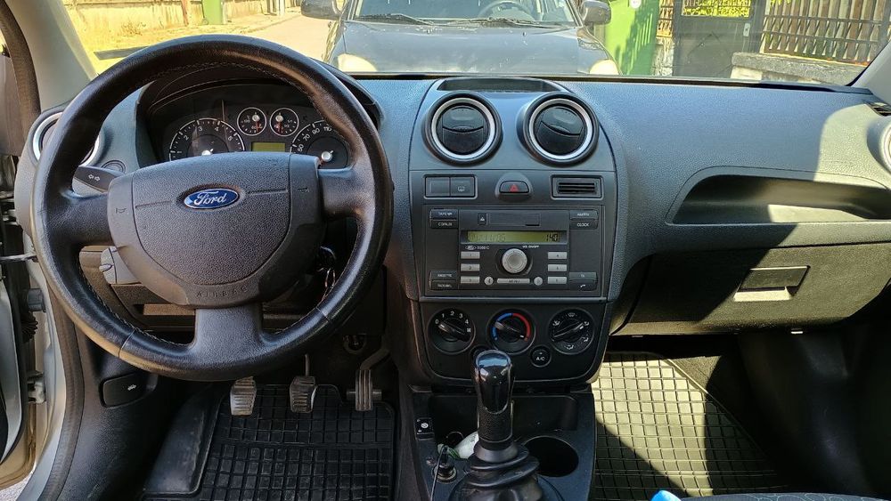 Ford fiesta бензин/газ
