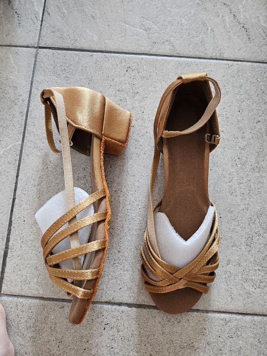 Детски обувки за танци