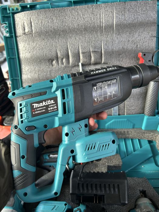 Комплект Makita 4в1 с батерии и зарядно
