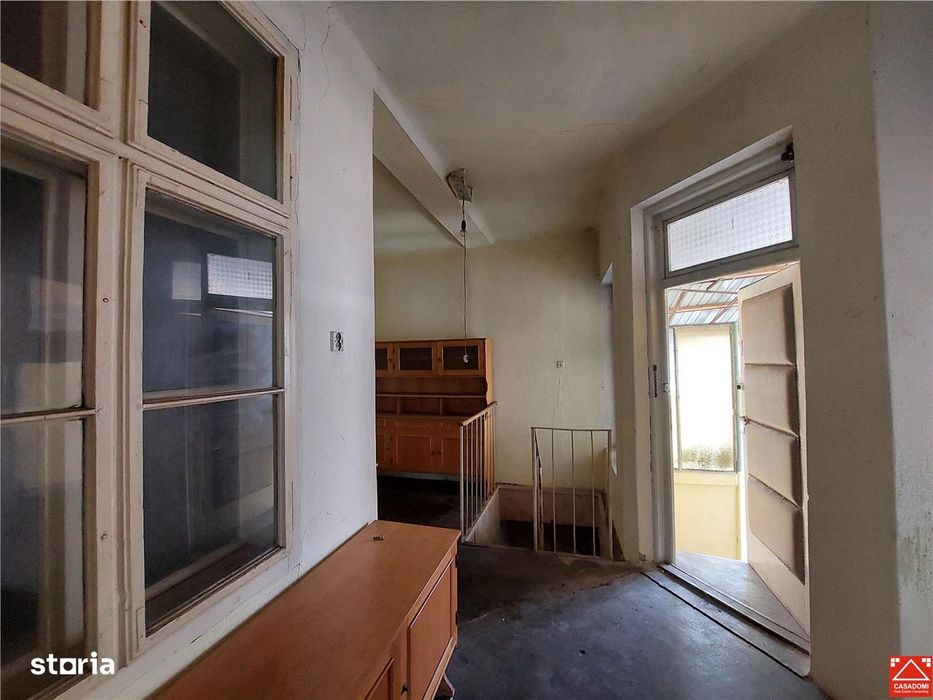 Casa cu spatiu comercial, zona Intim